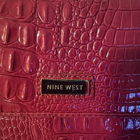 Burgundy Croc-Embossed Chain Strap Bag - Picture 12 of 12